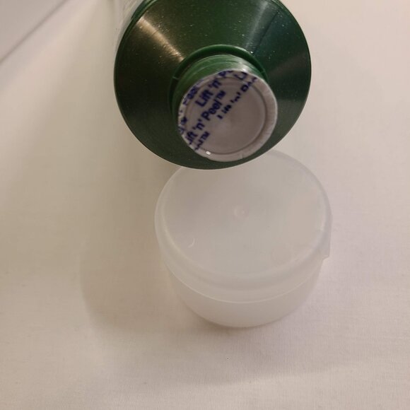 SEALED PETER THOMAS ROTH MEGA-RICH NOURISHING SHAMPOO - Picture 7 of 7